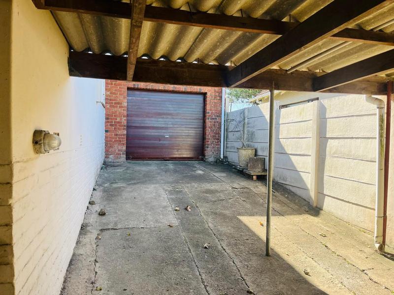 4 Bedroom Property for Sale in Cambridge West Eastern Cape